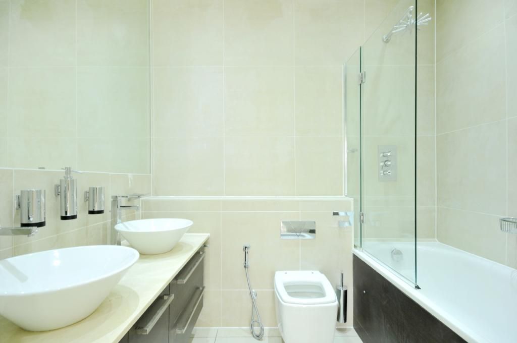 Property photo 3 of 7 Master En Suite