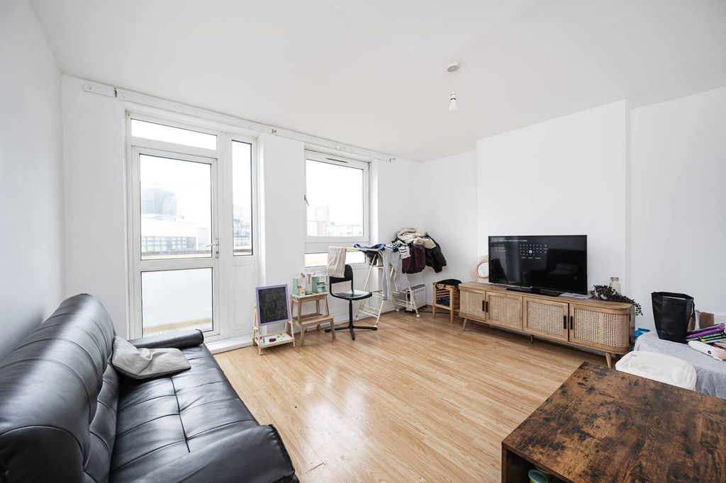 Property photo 3 of 9