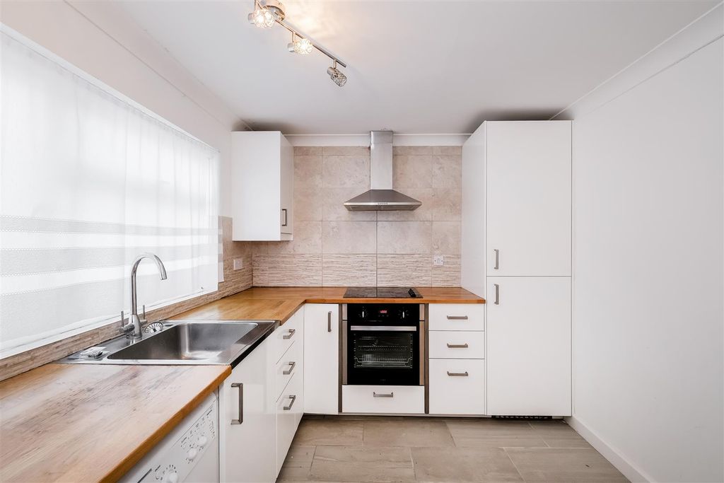 Property photo 2 of 18 2