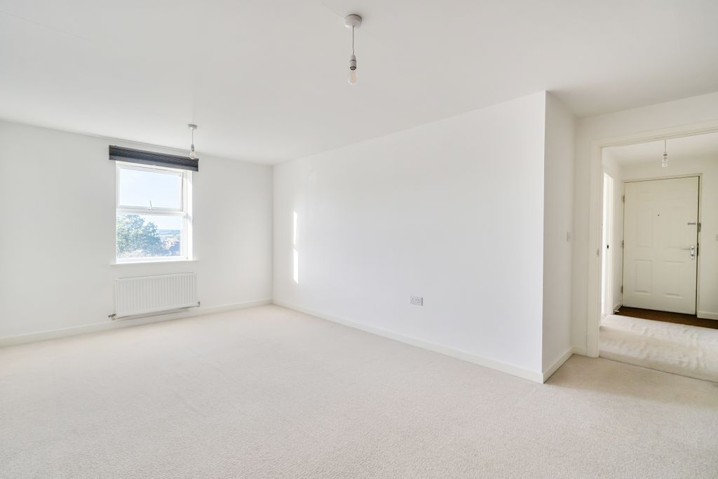 Property photo 2 of 11 15355052