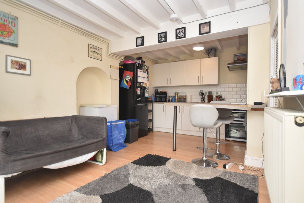 Property photo 3 of 12 Kitchen/Diner
