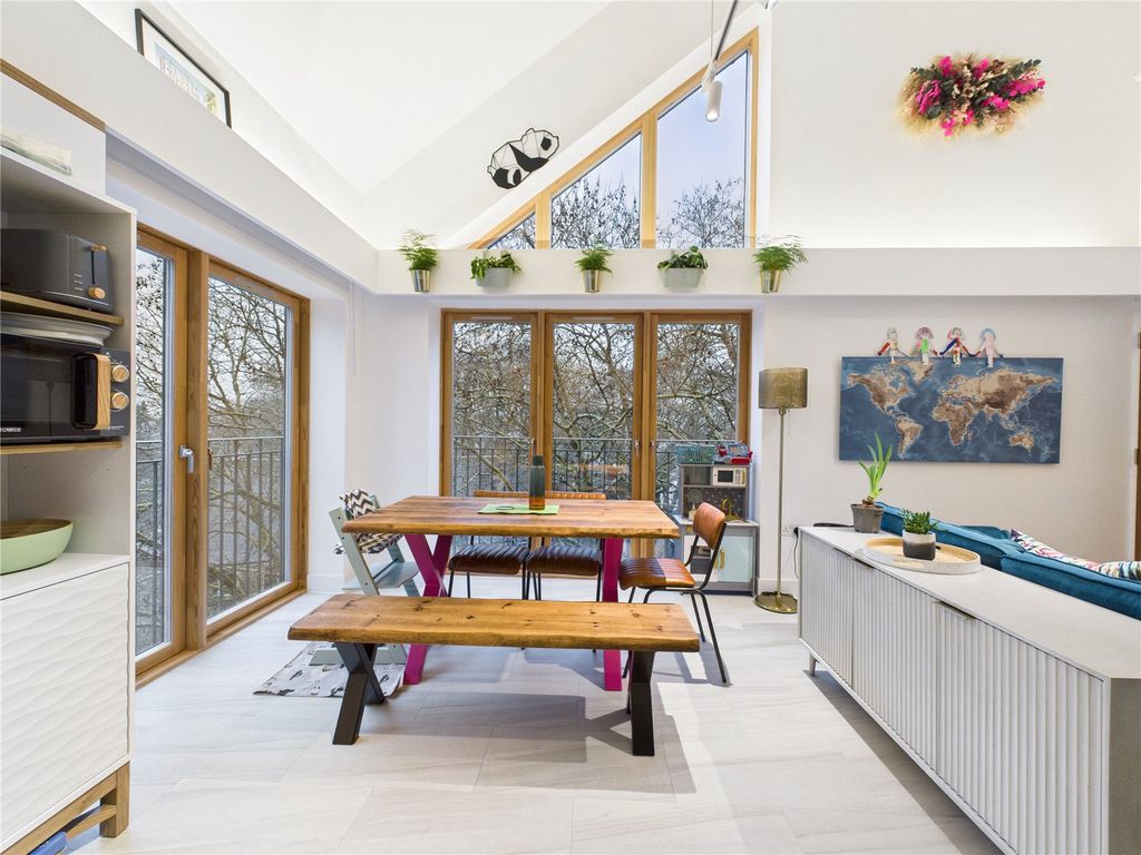 Property photo 2 of 24 Picture No. 40