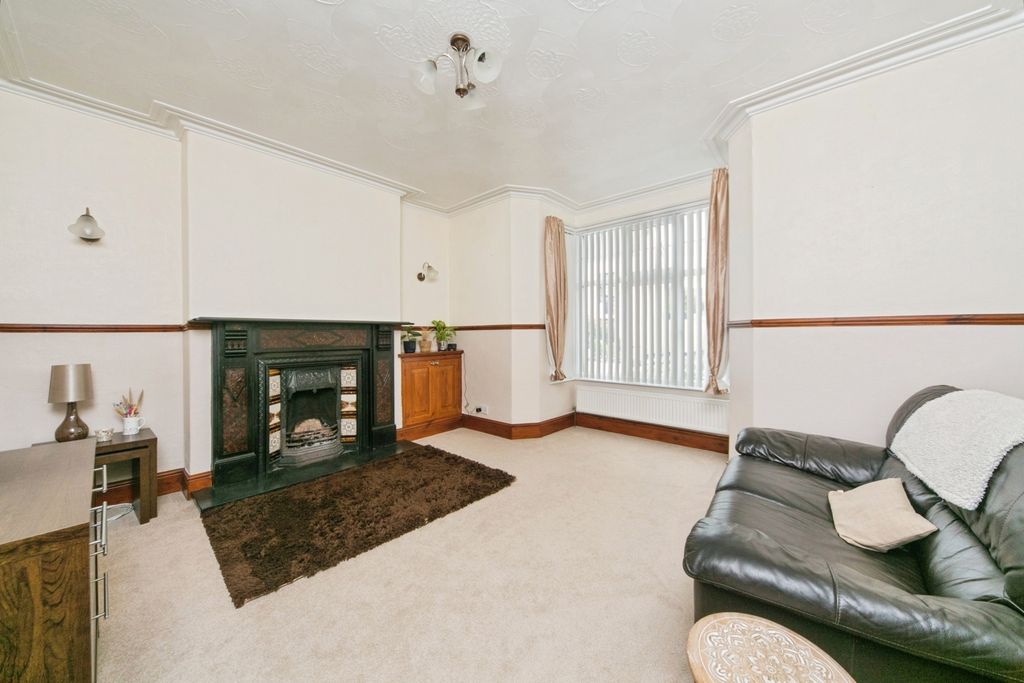 Property photo 3 of 24 Pbox-Img.Jpg