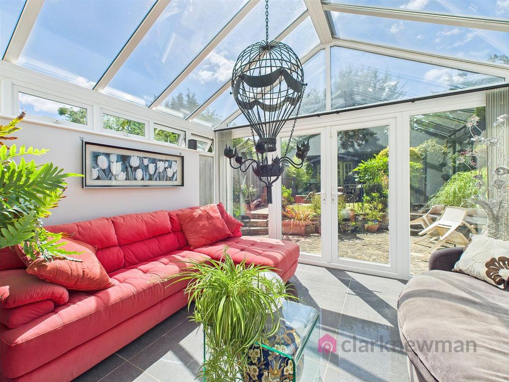 Property photo 2 of 21 Conservatory