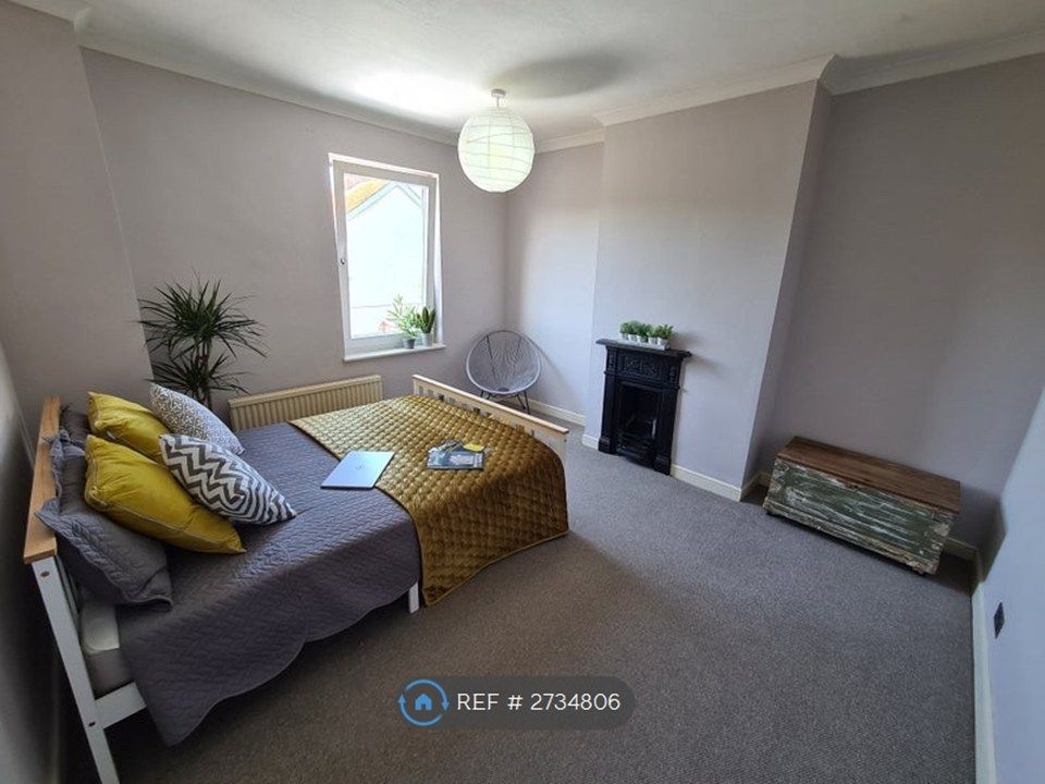 Property photo 2 of 9 Upstairs Garden View Double