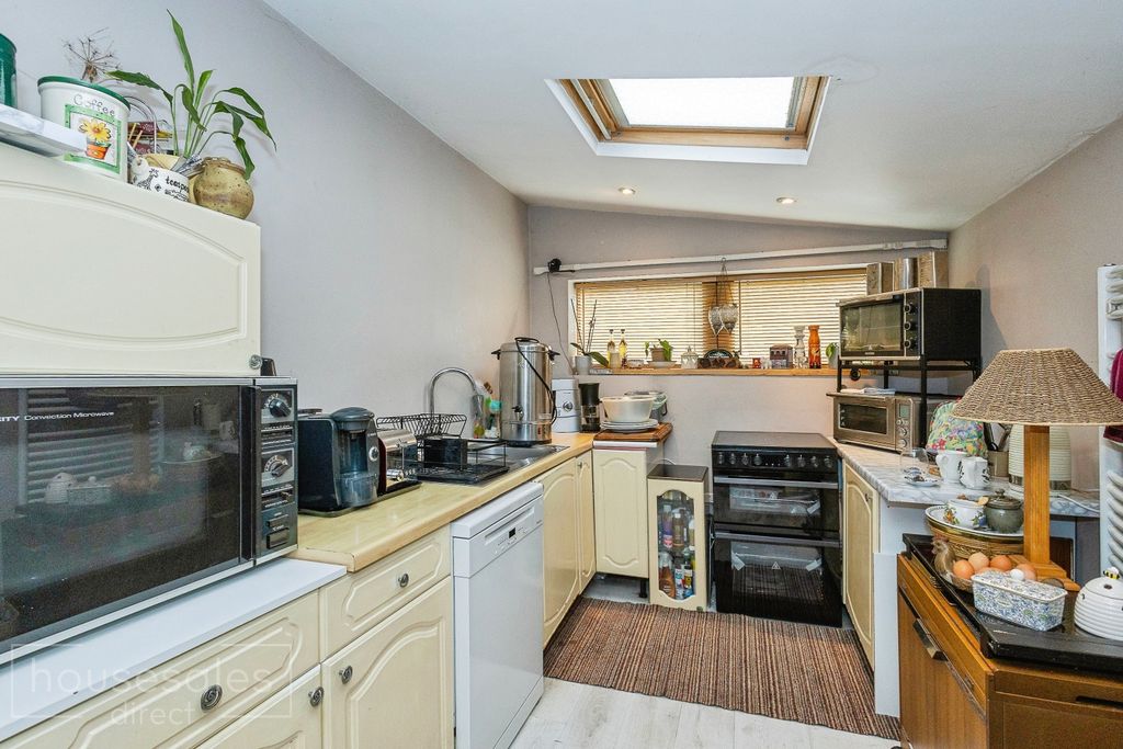 Property photo 2 of 13