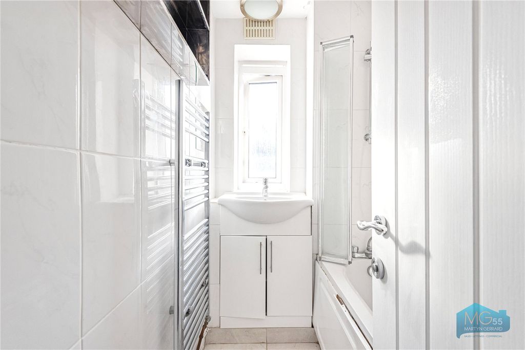 Property photo 3 of 17 Picture No. 15