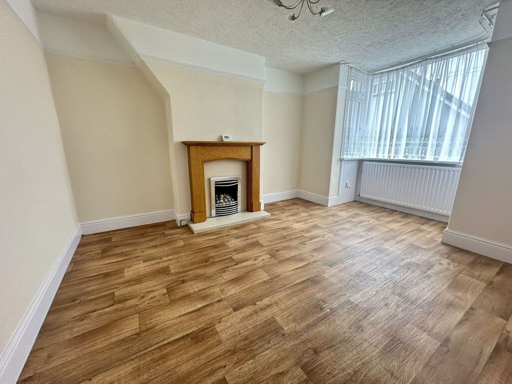 Property photo 2 of 16 Photo 10
