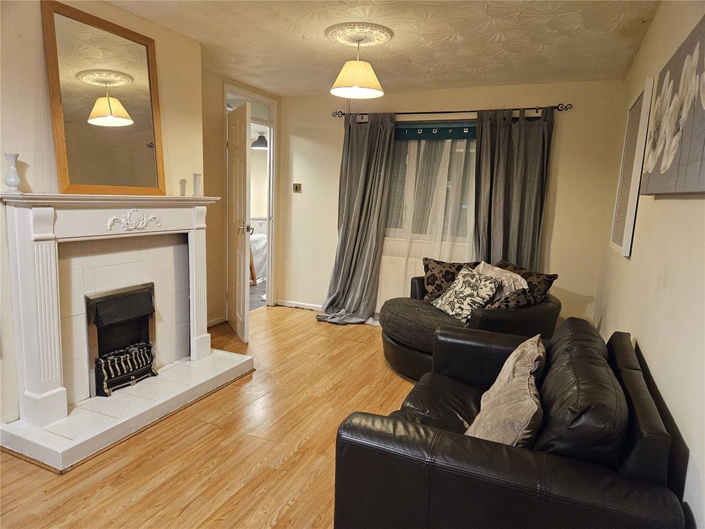 Property photo 3 of 27 Picture No. 30