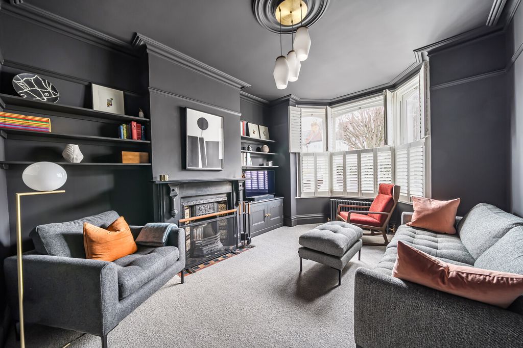 Property photo 2 of 20 1402552-10-696F98...