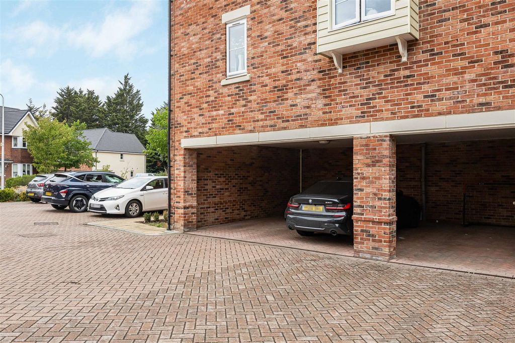 Property photo 2 of 17 11_86469.Jpg