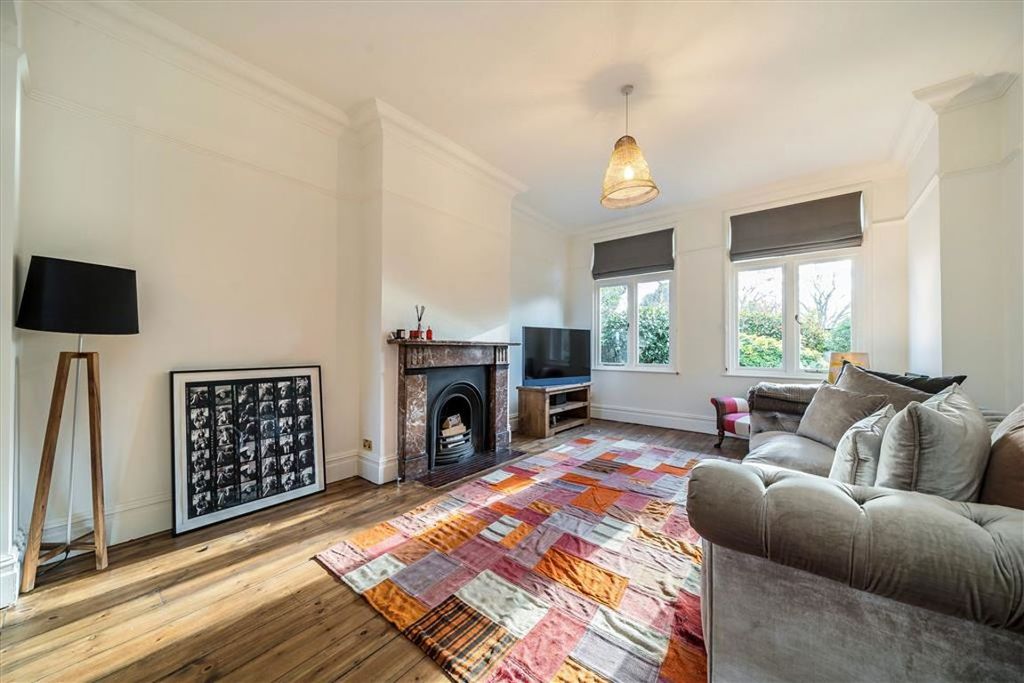 Property photo 2 of 12