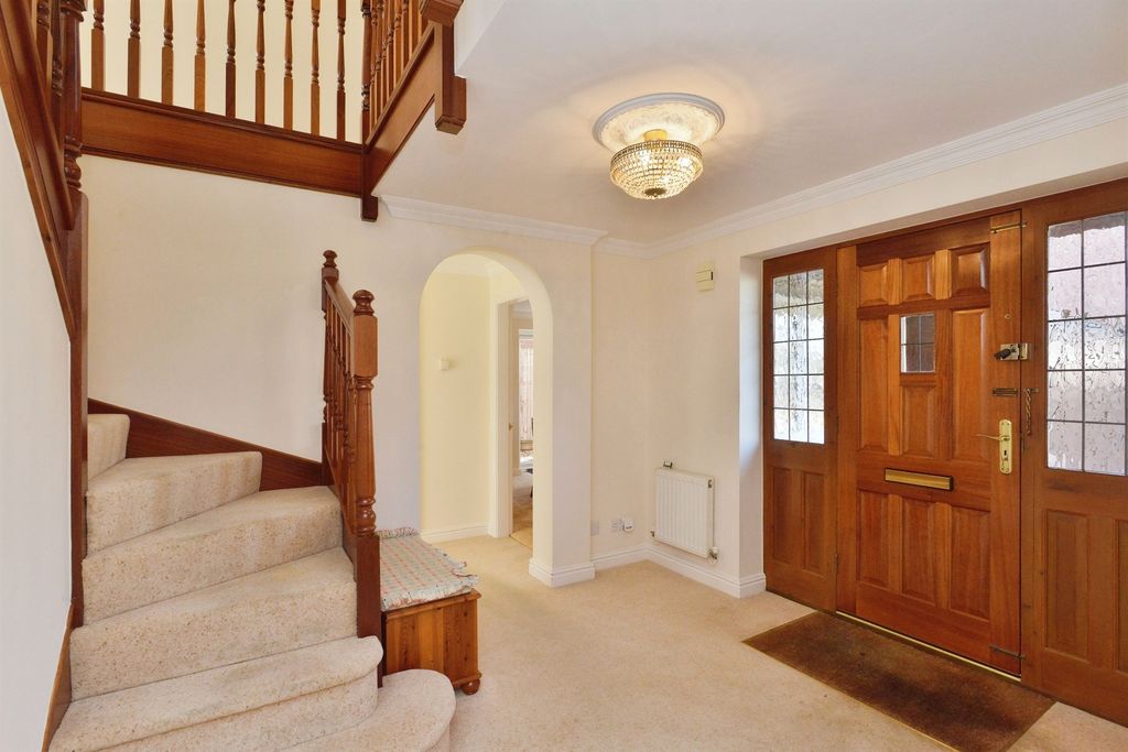 Property photo 3 of 23