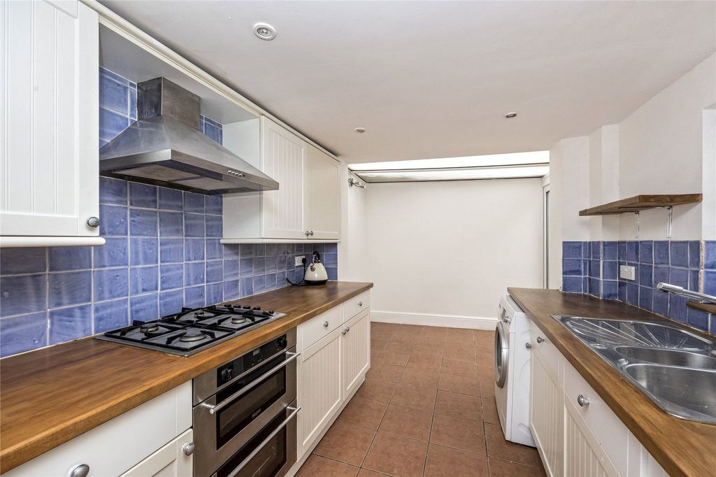 Property photo 3 of 16 Picture No. 13