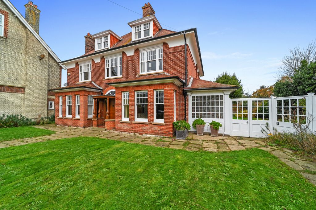 Property photo 1 of 35 Pt-Fc(Col)-Hempsteadlodge-35