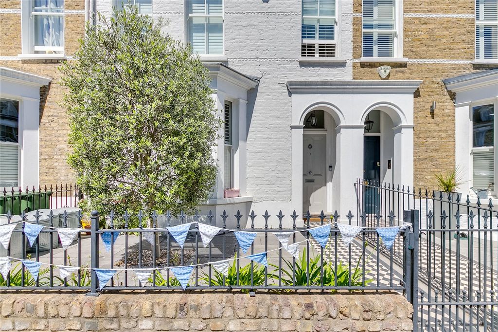 Property photo 1 of 14 Eglantine Road