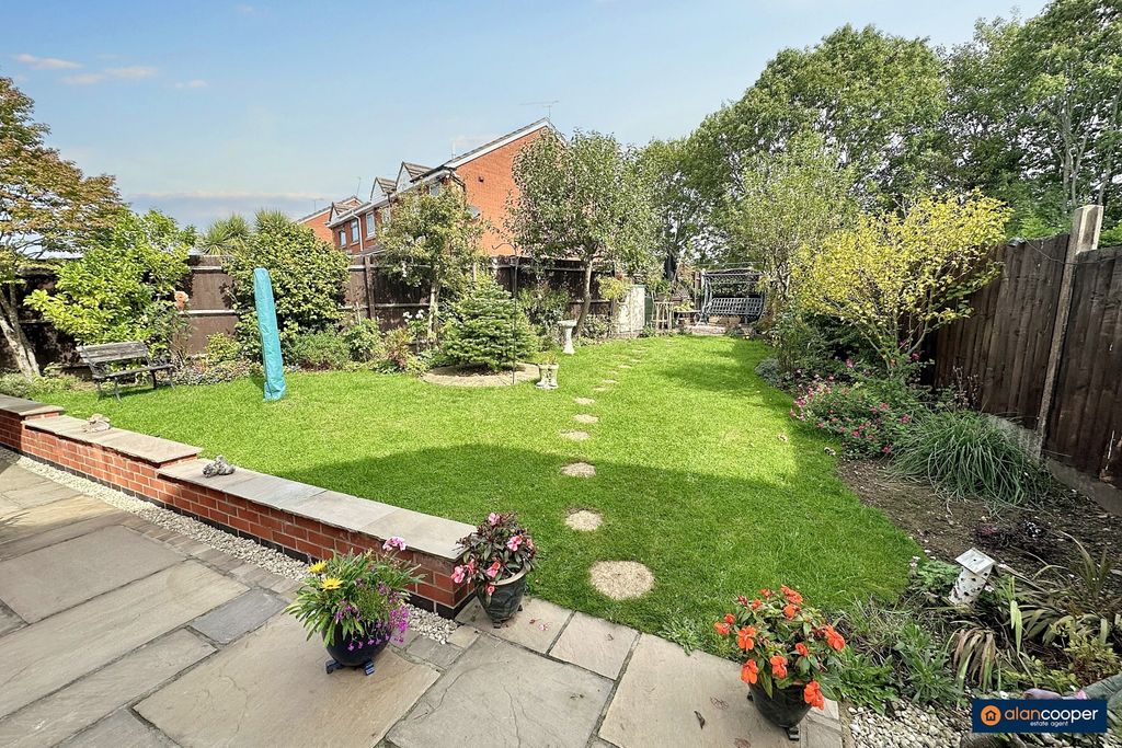 Property photo 2 of 22 4427594
