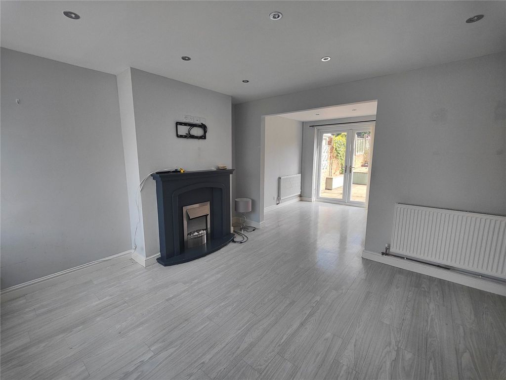 Property photo 2 of 22 Picture No. 17