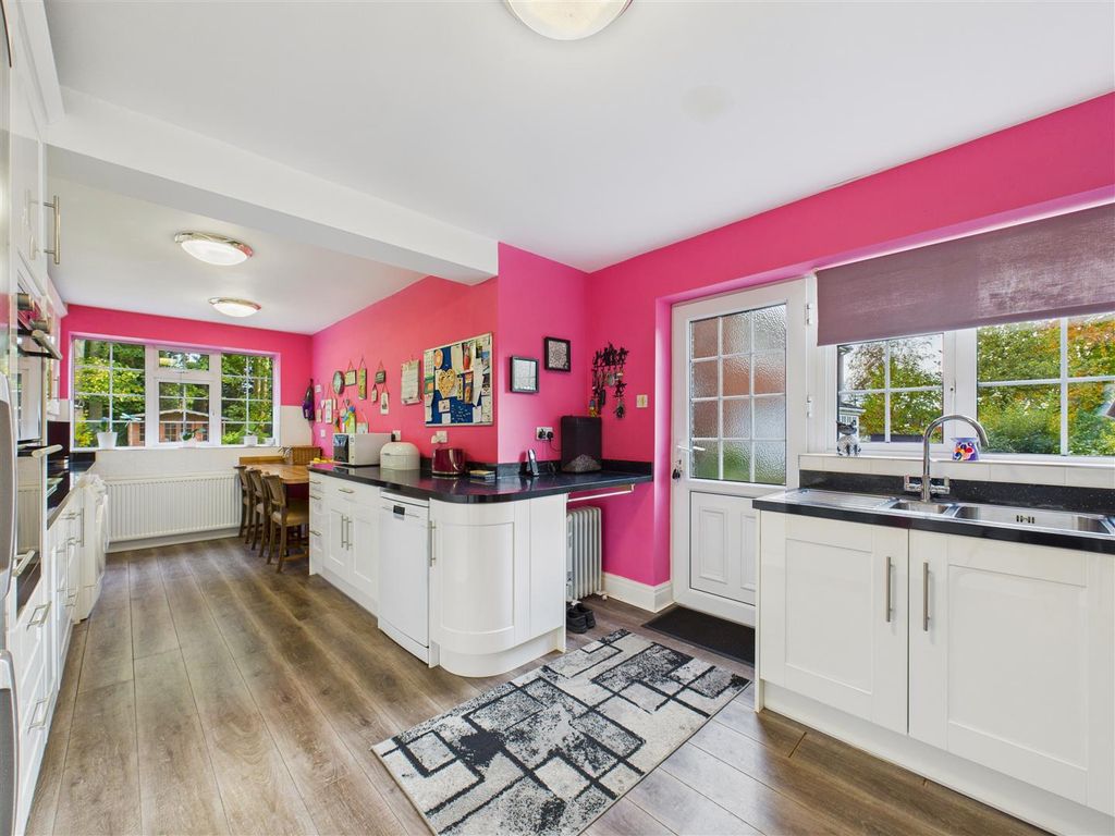 Property photo 2 of 20 Kitchen