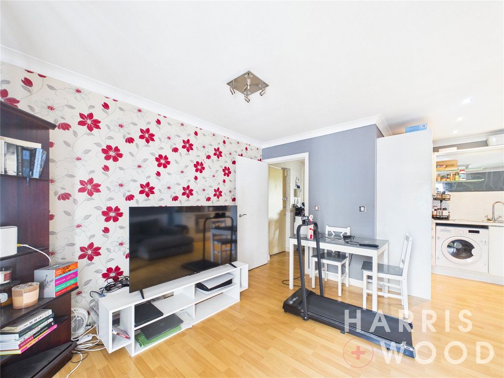 Property photo 2 of 16 Picture No. 32