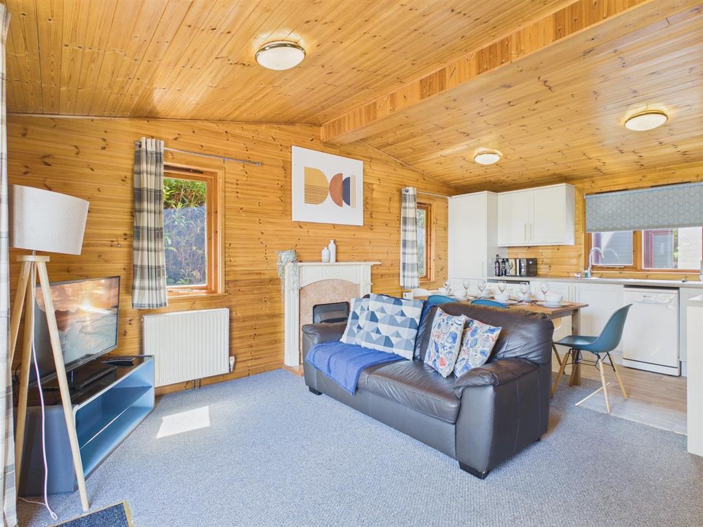 Property photo 3 of 11 L/K/D