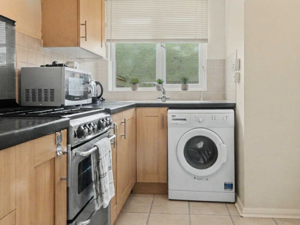 Property photo 2 of 6
