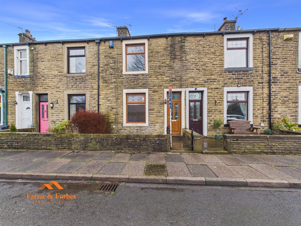 Property photo 1 of 17 Cam03956G0-Pr0209-Still017.Jpg