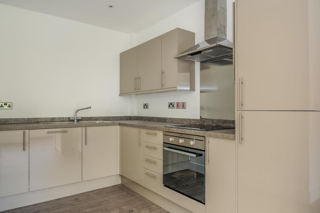 Property photo 3 of 9 Kitchen