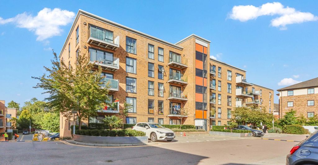 Property photo 1 of 8