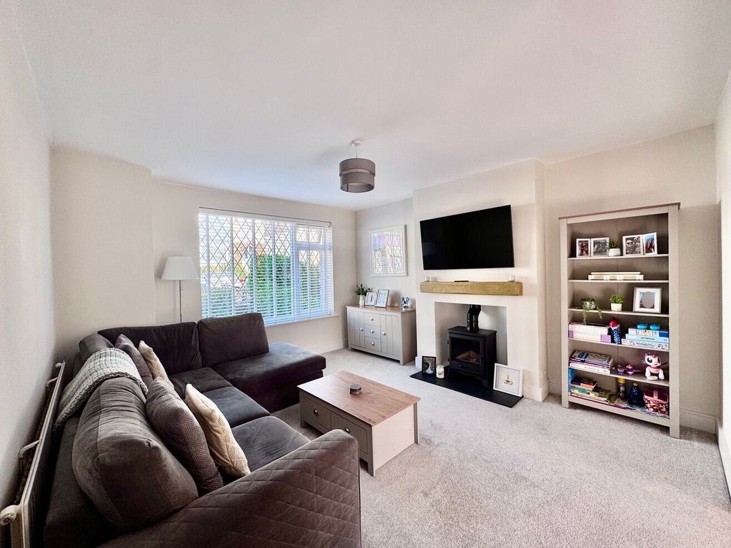 Property photo 2 of 14 Lounge