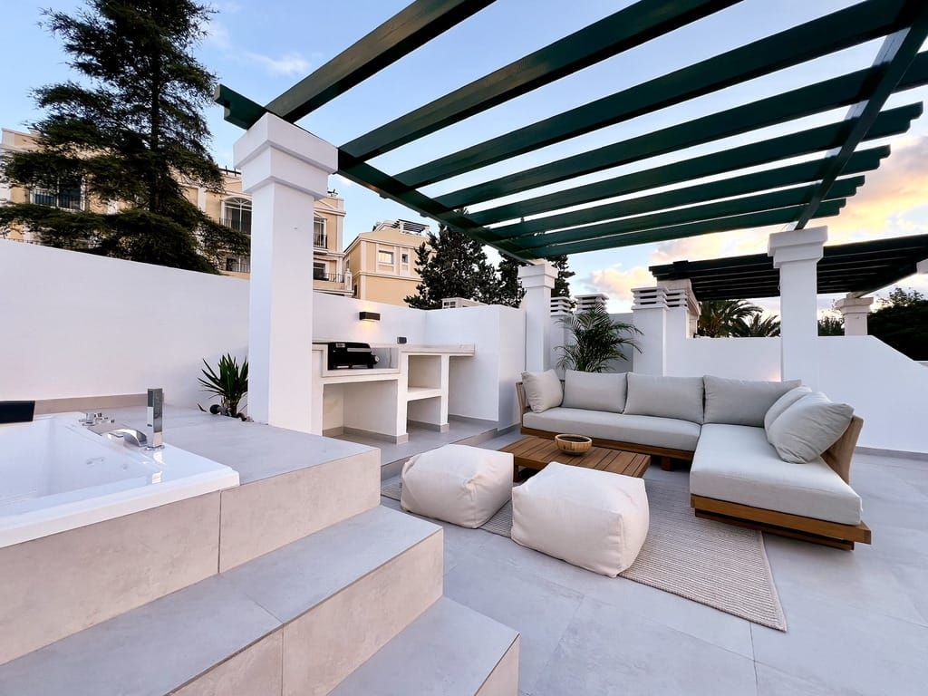 Property photo 2 of 26 Nueva Andalucia Apartment Esmara394 2