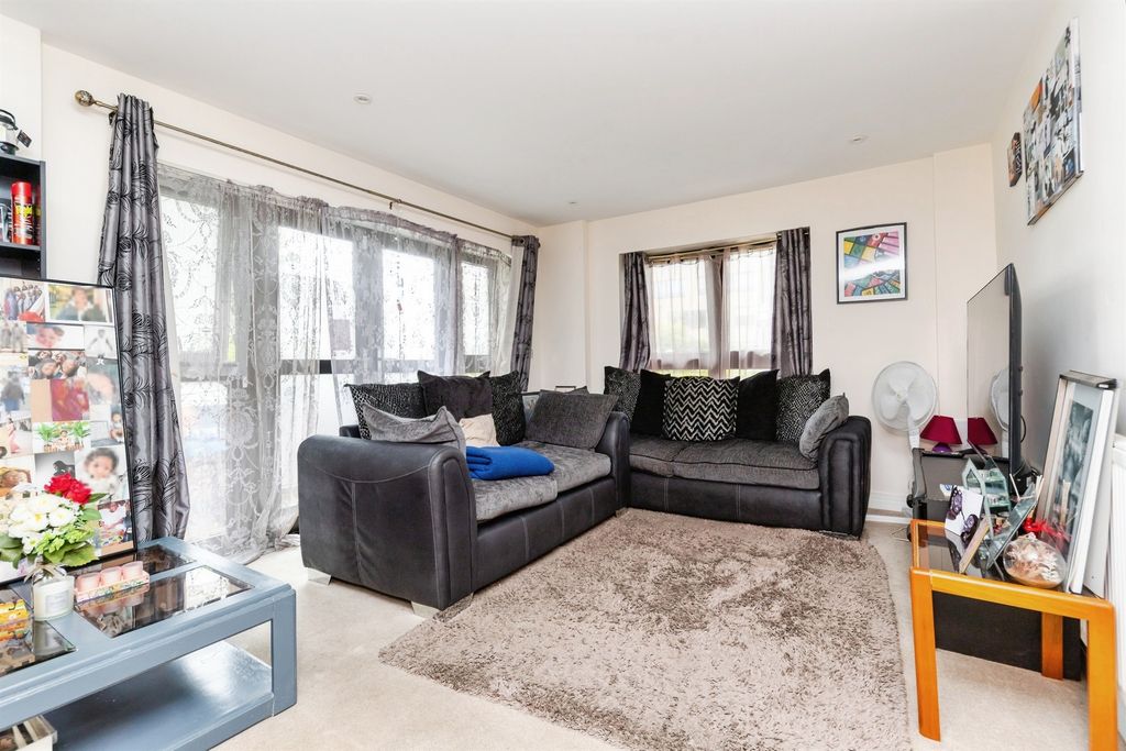Property photo 2 of 16