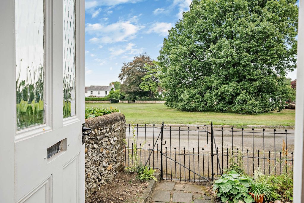 Property photo 3 of 12