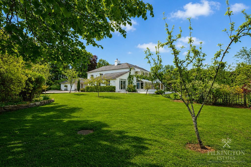 Property photo 2 of 27 5040312