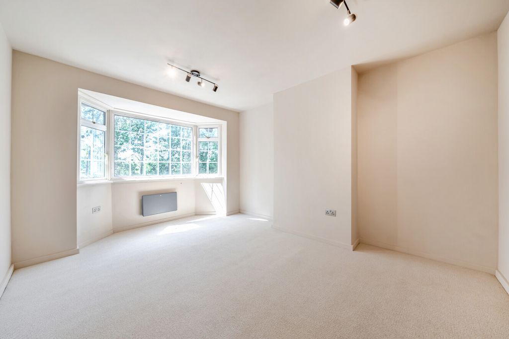 Property photo 3 of 9 1509965-9-6A82E8B...