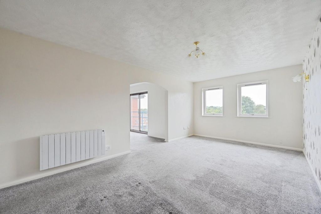 Property photo 3 of 13 36Evanscroft-12.Jpg
