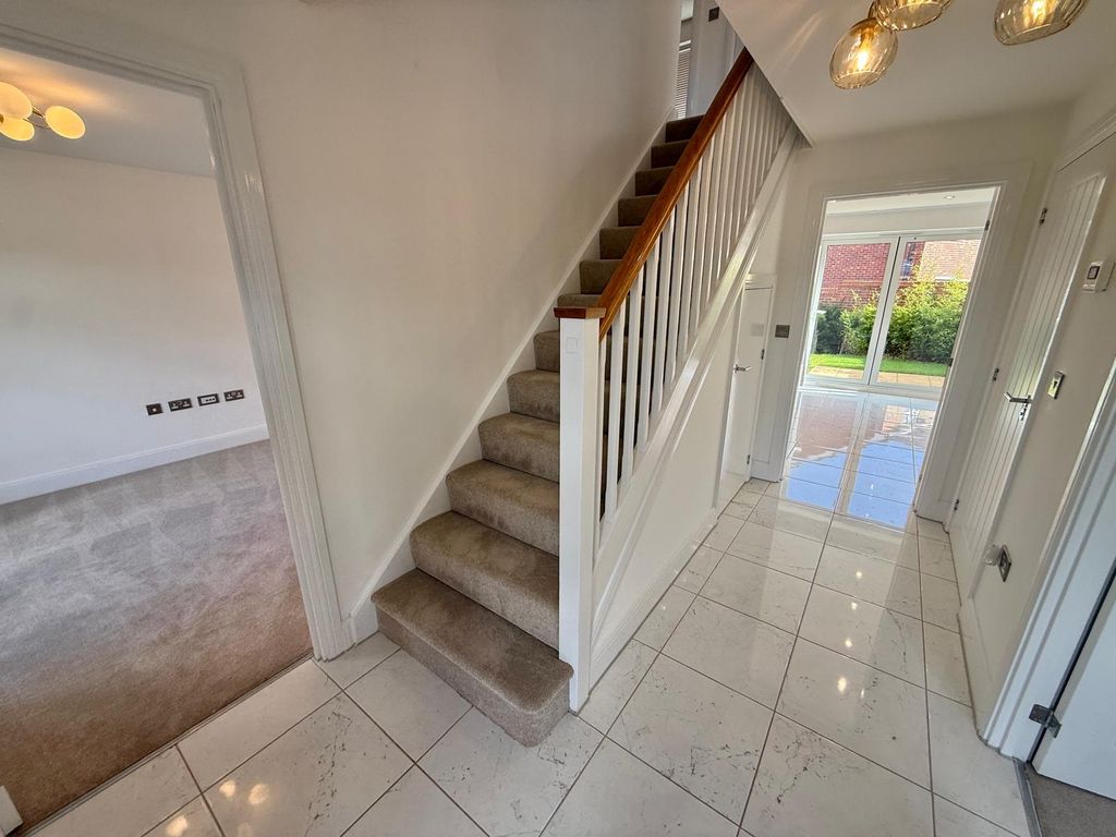 Property photo 2 of 23