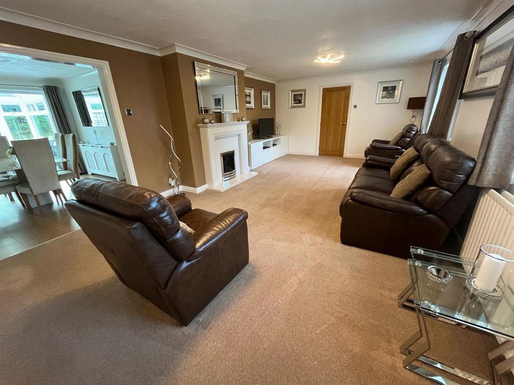 Property photo 3 of 26 1000009582.Jpg