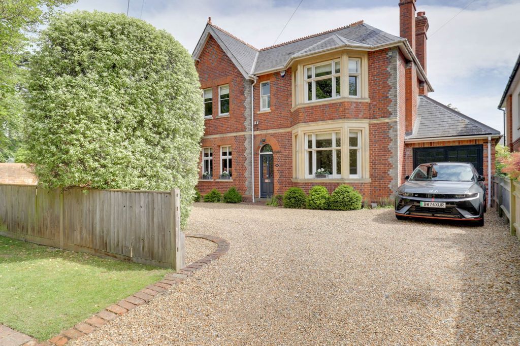 Property photo 1 of 9