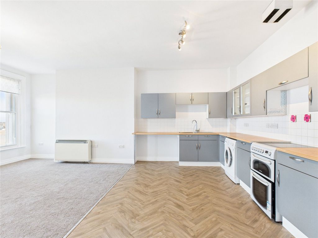 Property photo 3 of 11 Picture No. 34