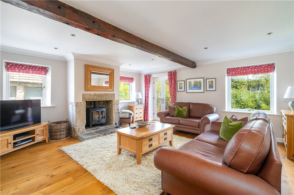 Property photo 3 of 17 Sitting Room