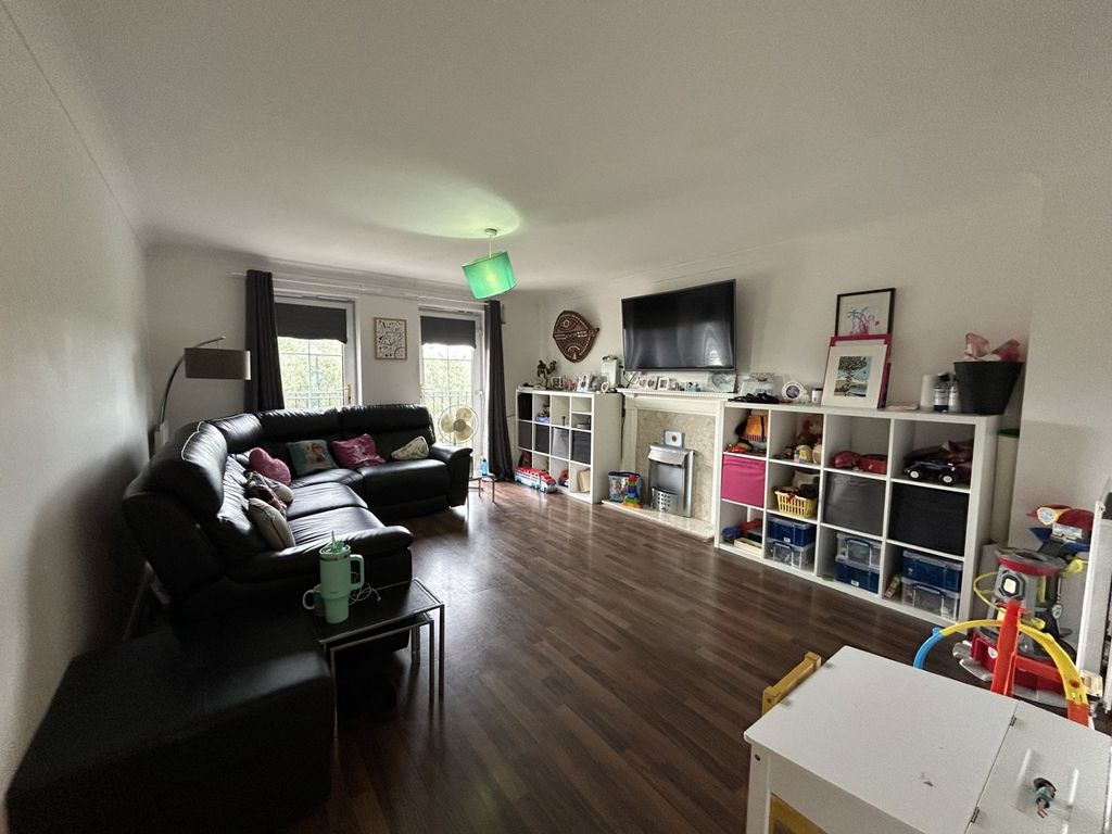 Property photo 2 of 9