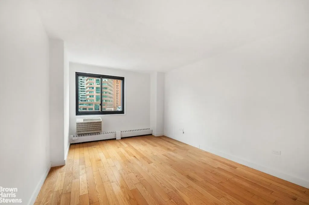 Property photo 3 of 8 <Alttext/>