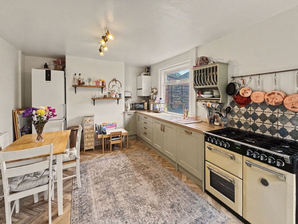 Property photo 2 of 20