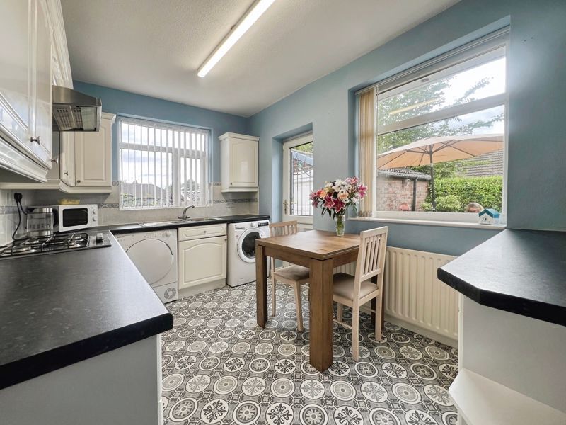Property photo 3 of 16 Kitchen