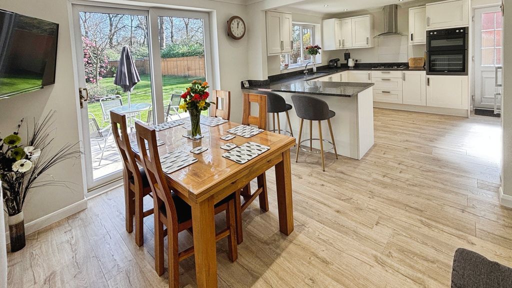 Property photo 2 of 21 Kitchen Diner