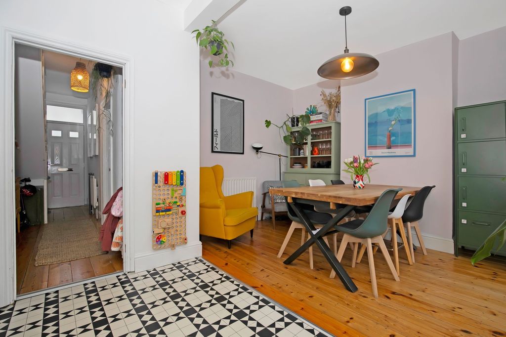 Property photo 3 of 26