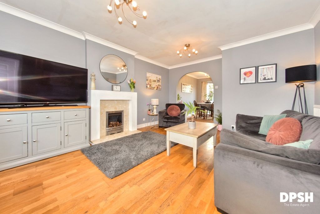 Property photo 2 of 26