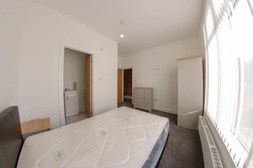 Property photo 1 of 17 Bright And Spacious Bedroom With A Large Window Al...