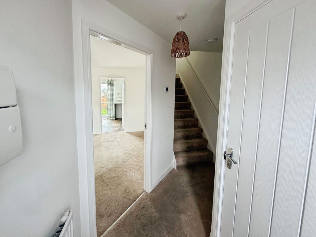 Property photo 2 of 17 Entrance Hall